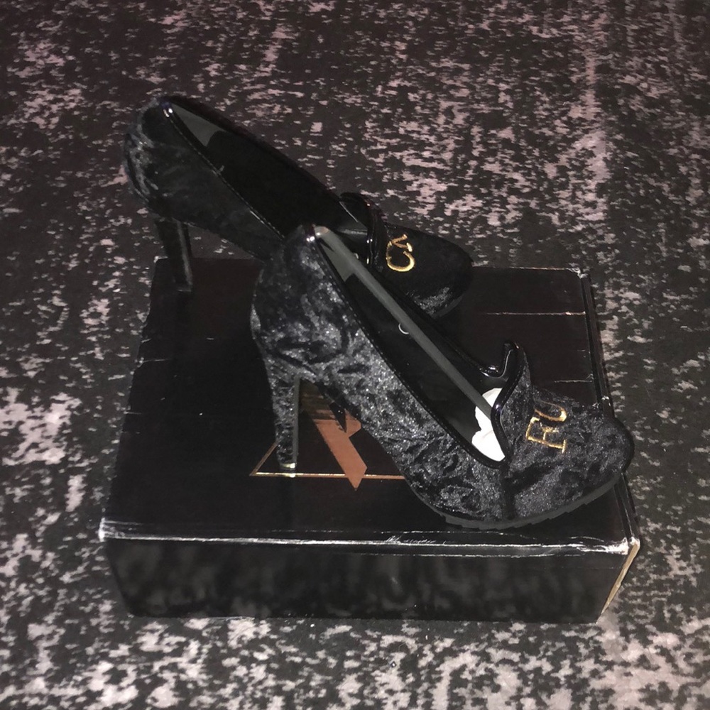 🖤YRU Black Velvet w/gold "FU CK" embroidered heel - Picture 3 of 6